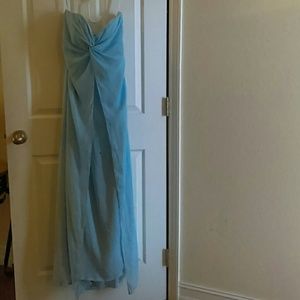 Sky blue strapless or with spaghetti straps dress.